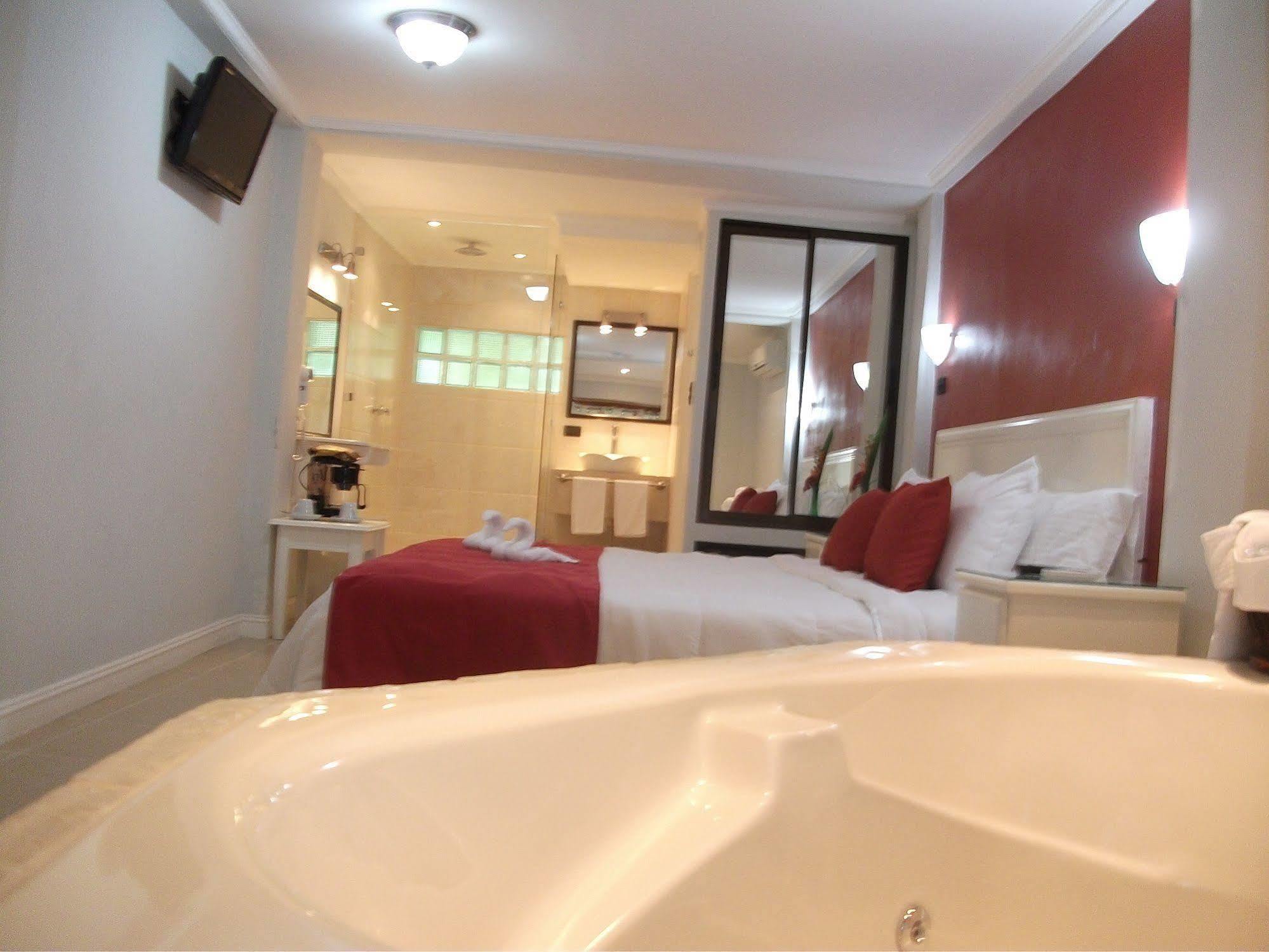 Copacabana Hotel And Suites (Adults Only) ฆาโก ภายนอก รูปภาพ