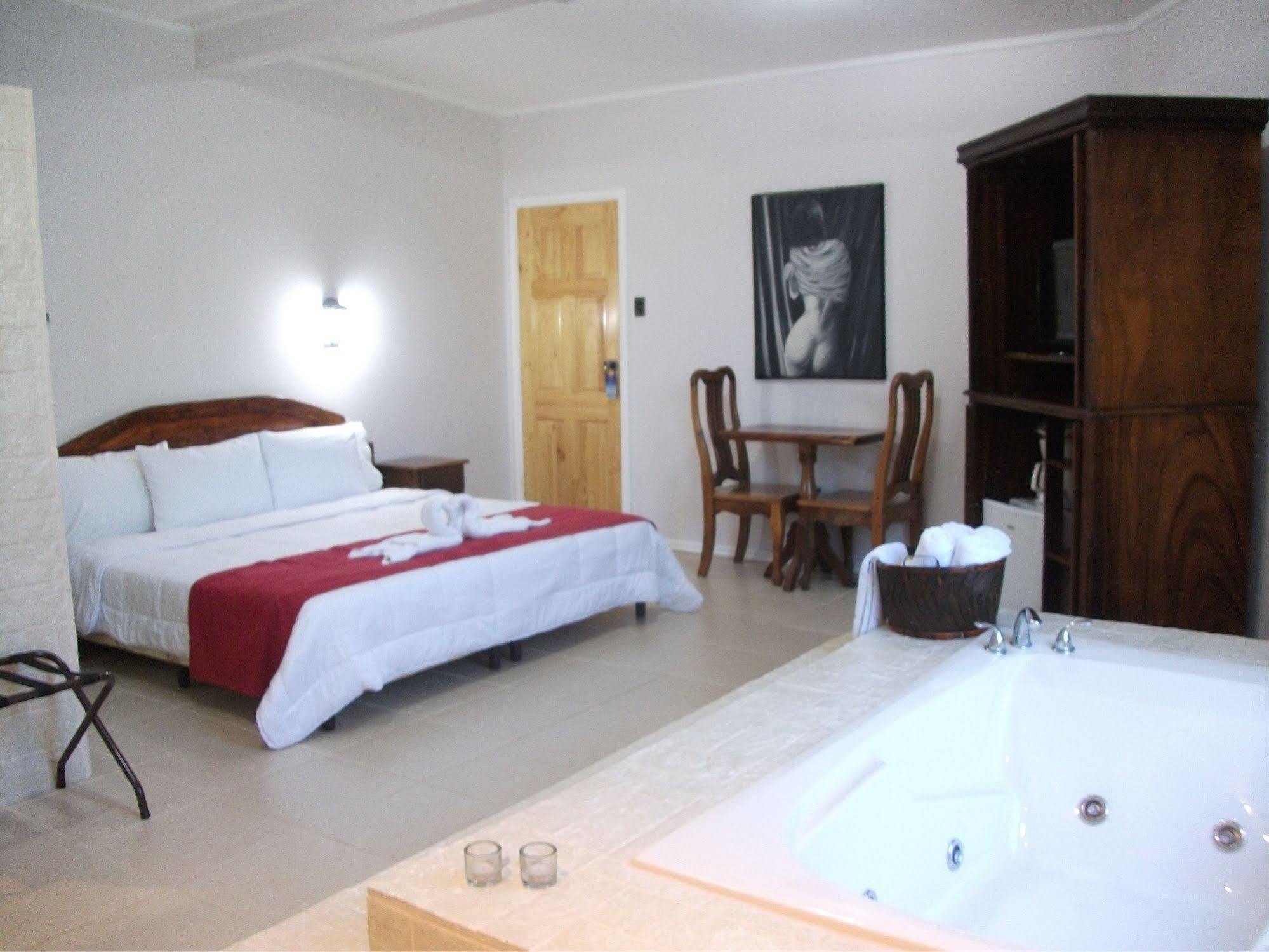 Copacabana Hotel And Suites (Adults Only) ฆาโก ภายนอก รูปภาพ