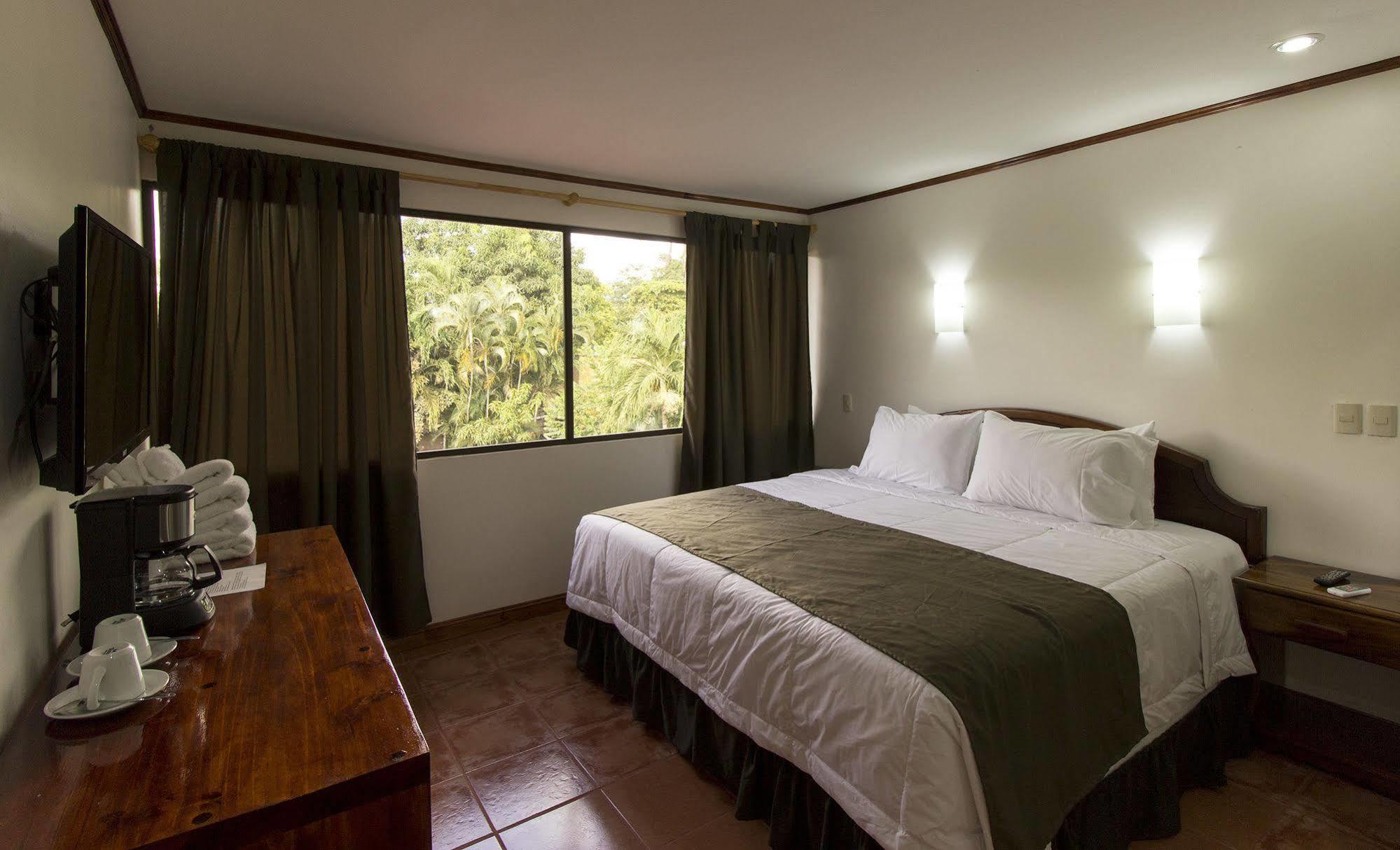 Copacabana Hotel And Suites (Adults Only) ฆาโก ภายนอก รูปภาพ